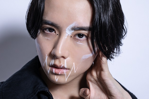 板垣李光人
